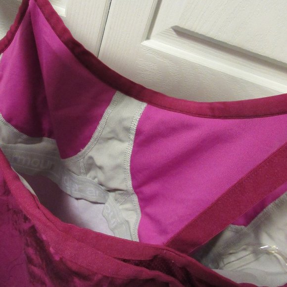 Under Armour HEAT GEAR Tank Top w/built in bra Med - Picture 4 of 8